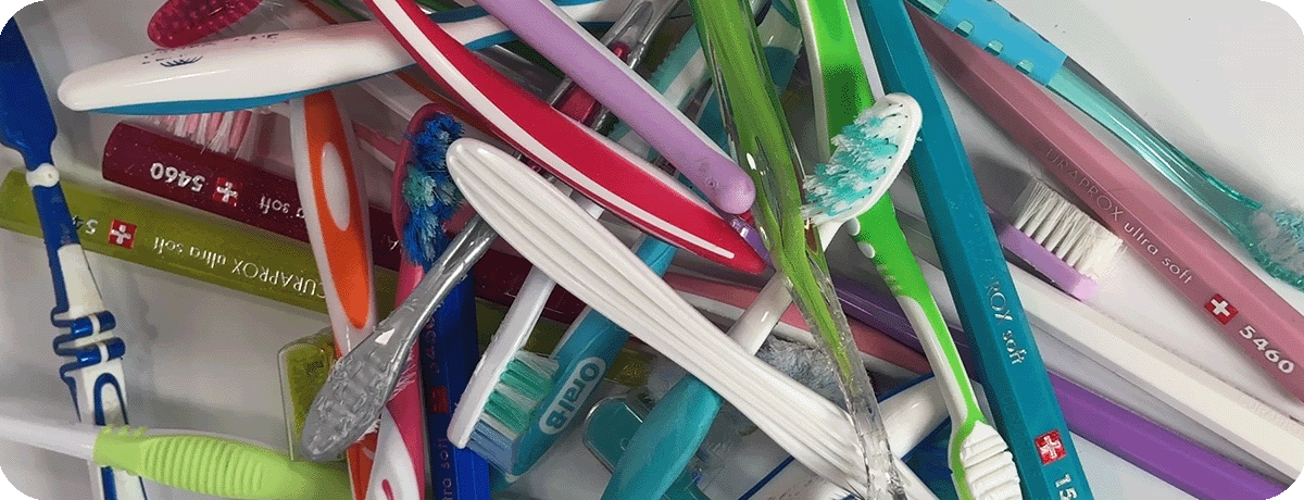 Plastične zobne ščetke so problematične
